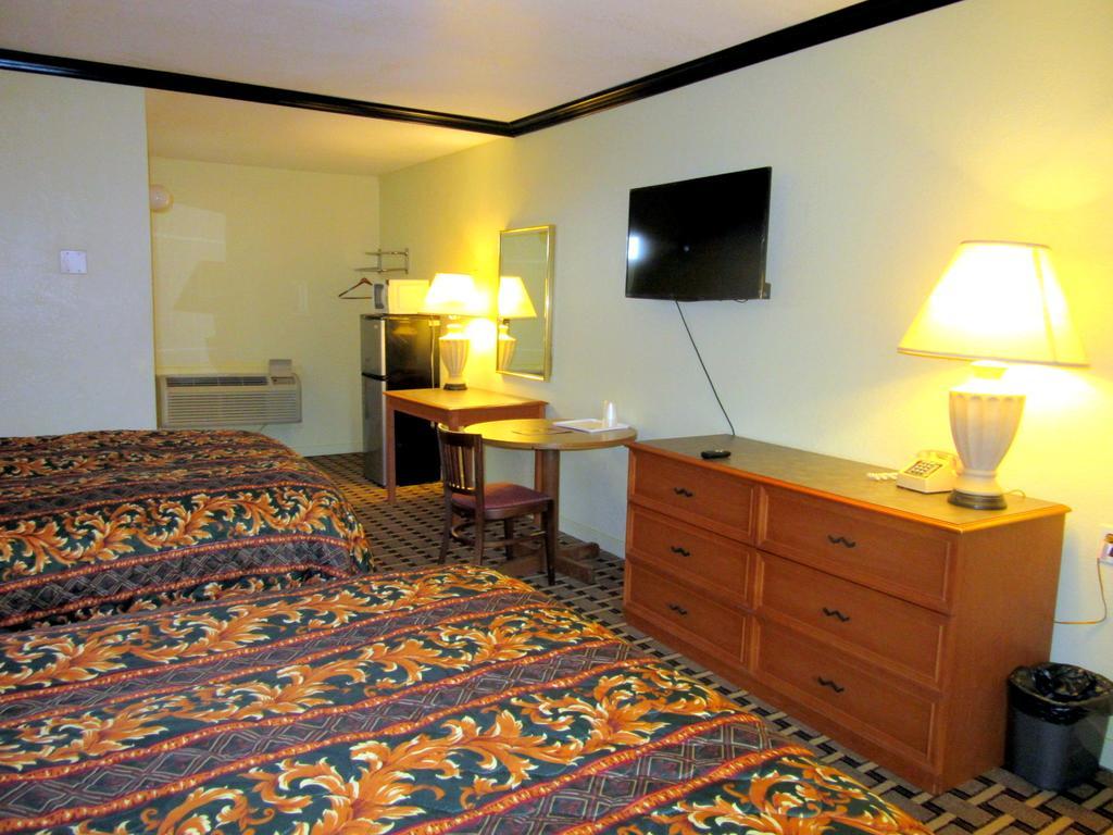 Budget Host Inn Arlington Extérieur photo