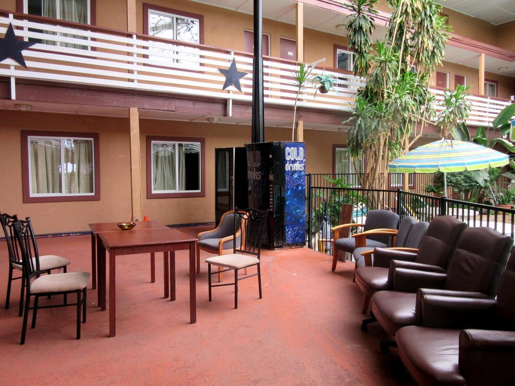 Budget Host Inn Arlington Extérieur photo